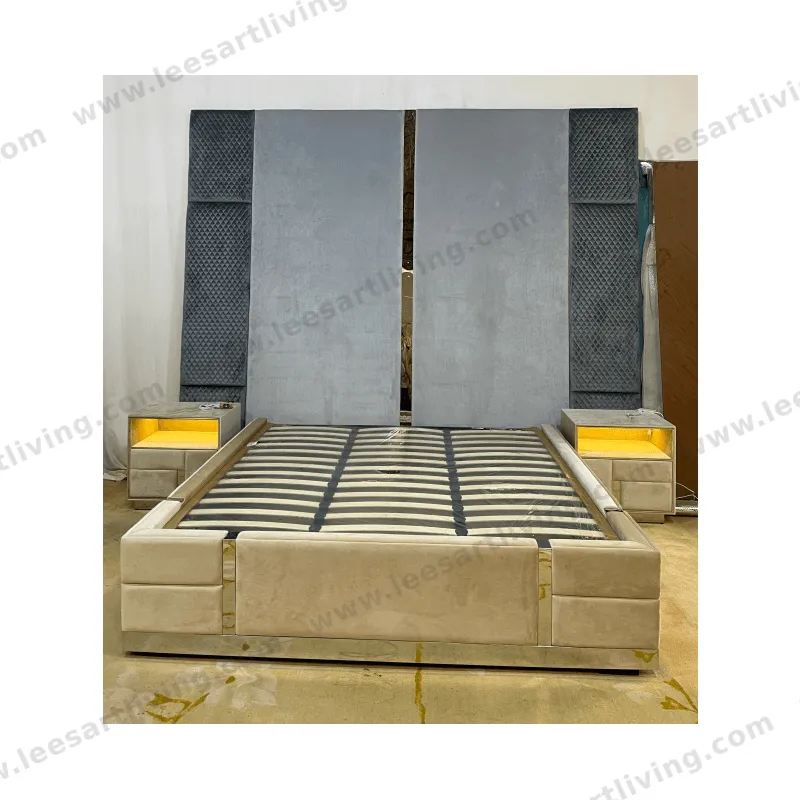 #07768 Luxury Bedroom Set Upholstered Soft Wall Panel Background Interior Decoration Custom High Big Headboard Villa Bed